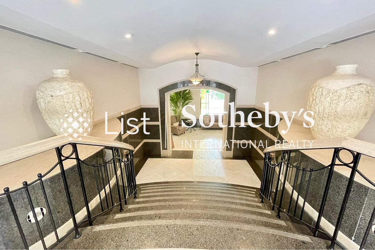 Woodland Heights 怡園 | Staircase