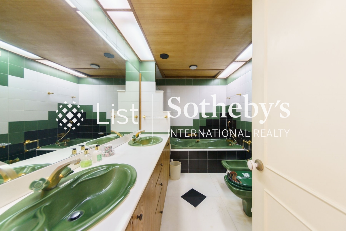 Woodland Heights 怡园 | Master Bathroom