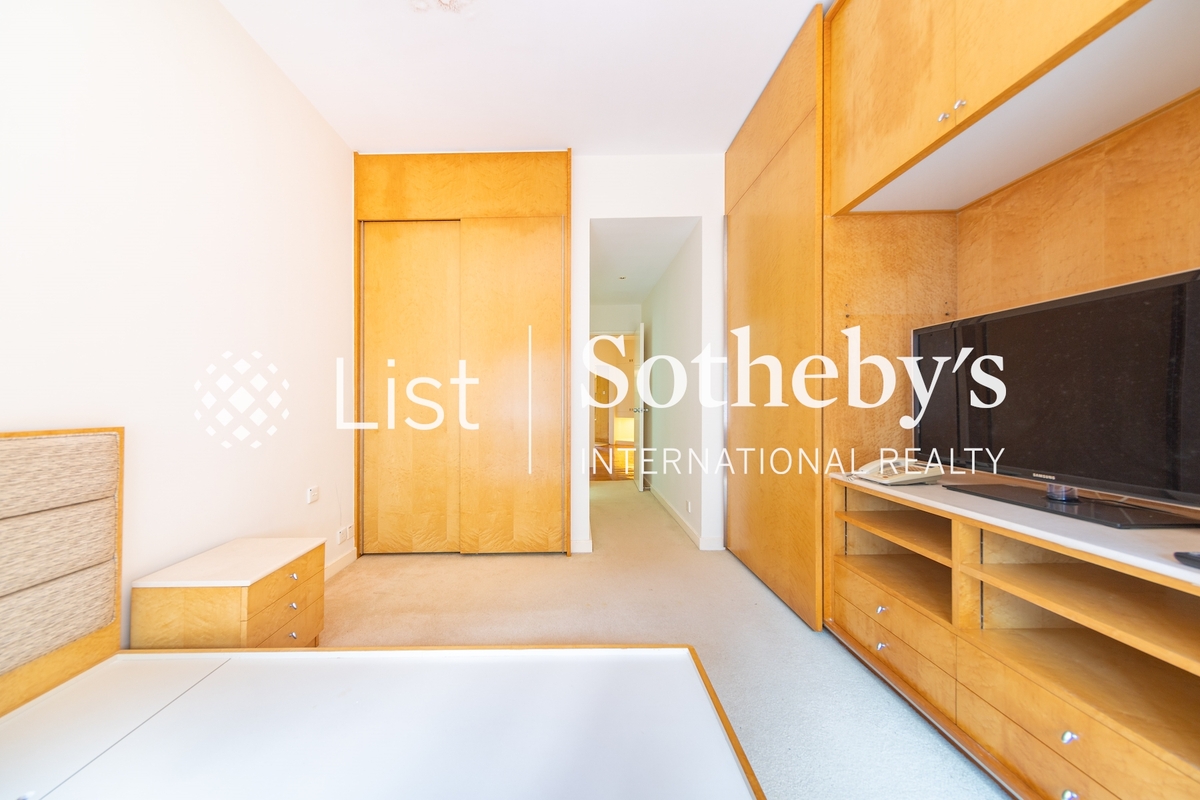 Woodland Heights 怡園 | Second En-suite Bedroom