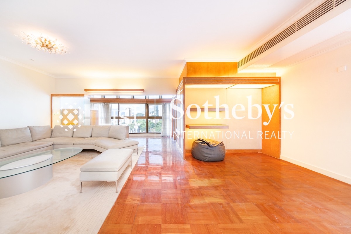 Woodland Heights 怡園 | Living Room