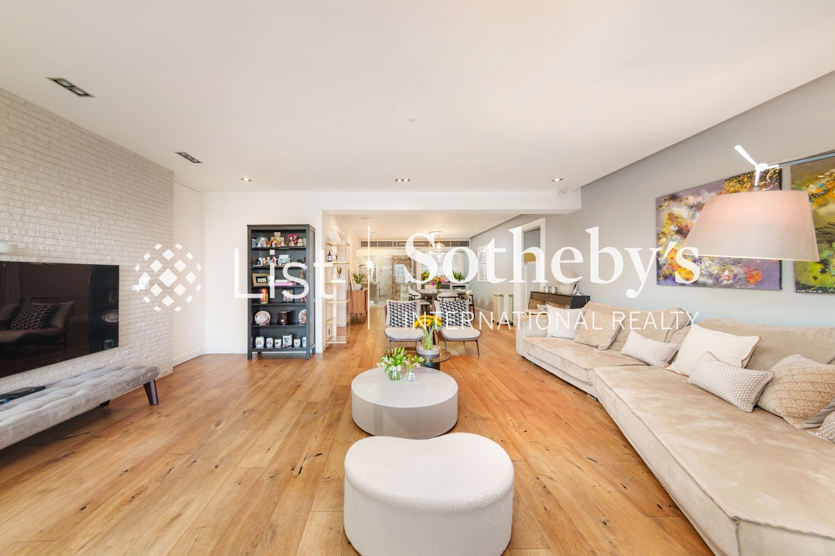 Villa Monte Rosa 玫瑰新邨 | Living and Dining Room