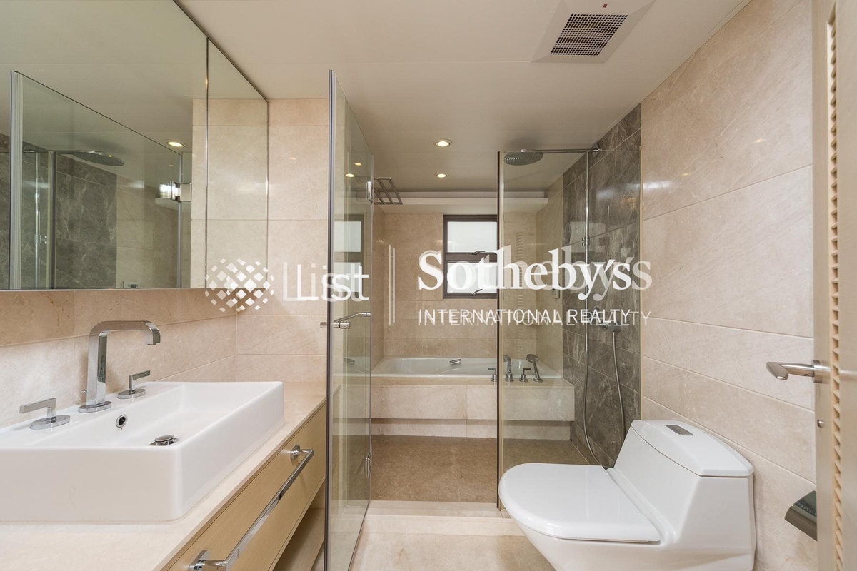 Cliveden Place Cliveden Place | Master Bathroom