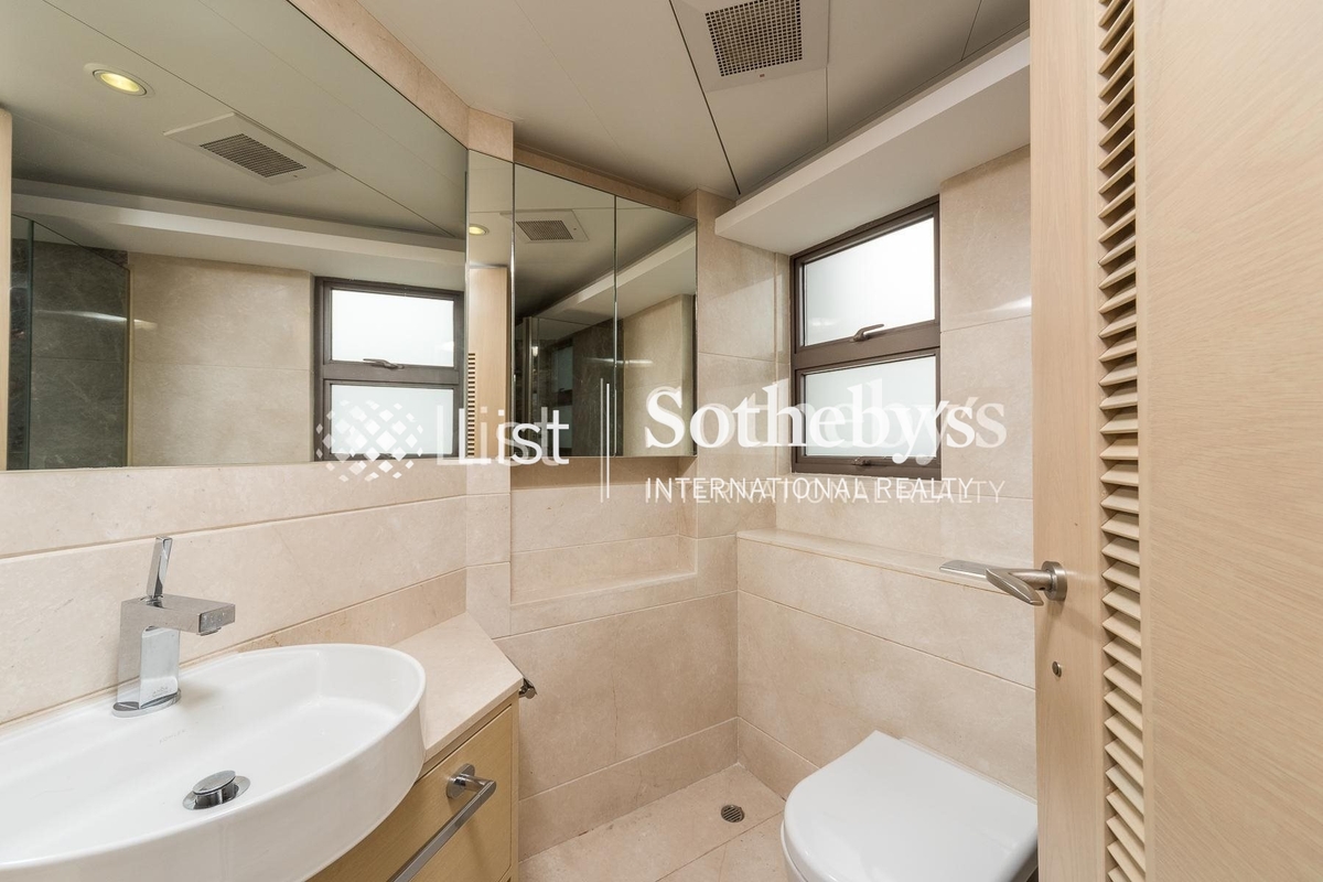 Cliveden Place Cliveden Place | Guest Bathroom