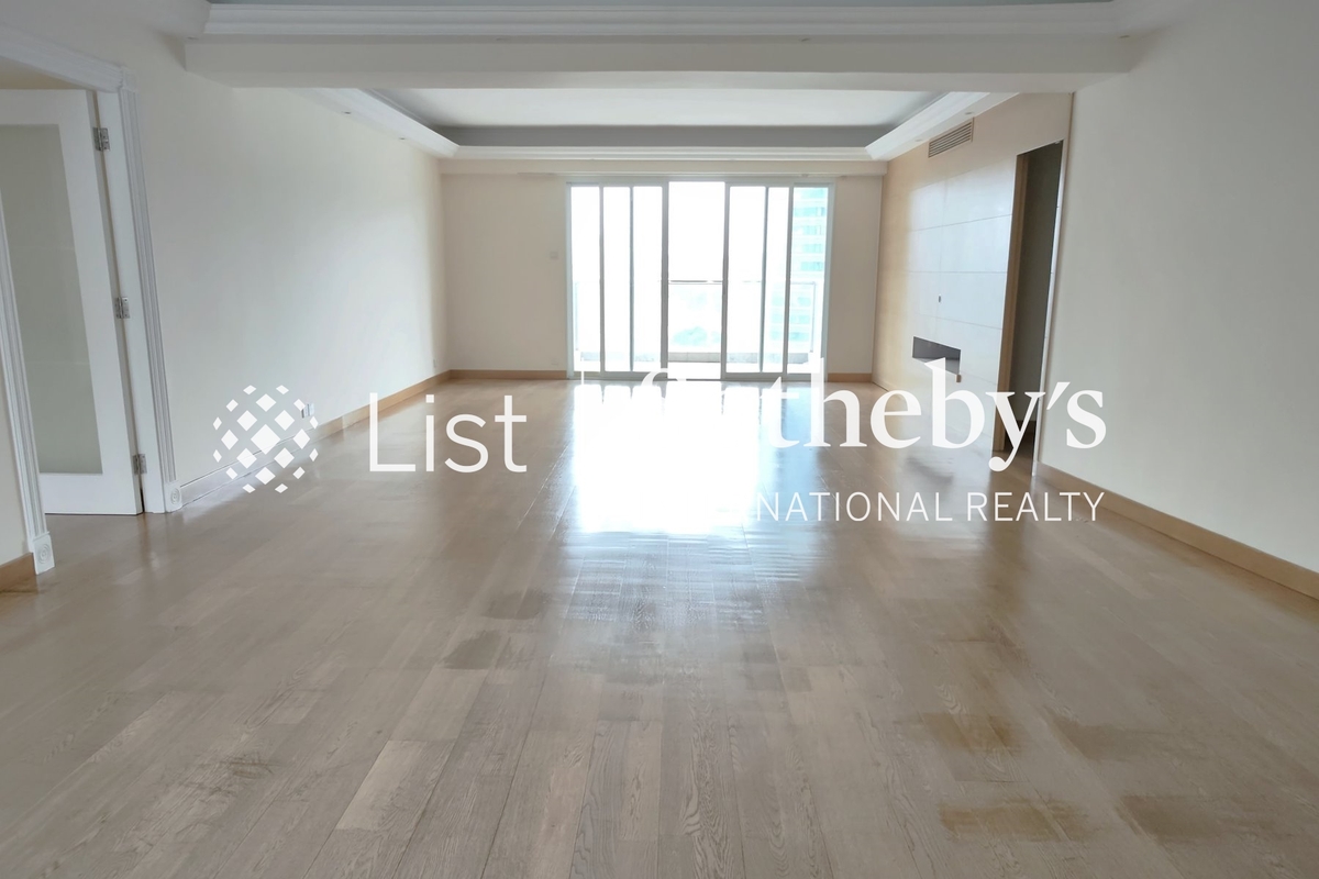 Villa Monte Rosa 玫瑰新邨 | Living and Dining Room