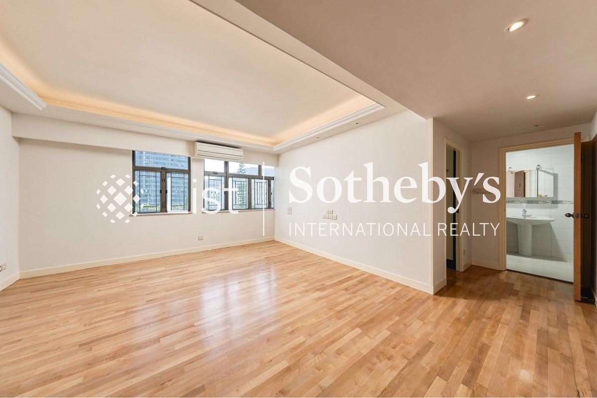 Villa Monte Rosa 玫瑰新邨 | Master Bedroom