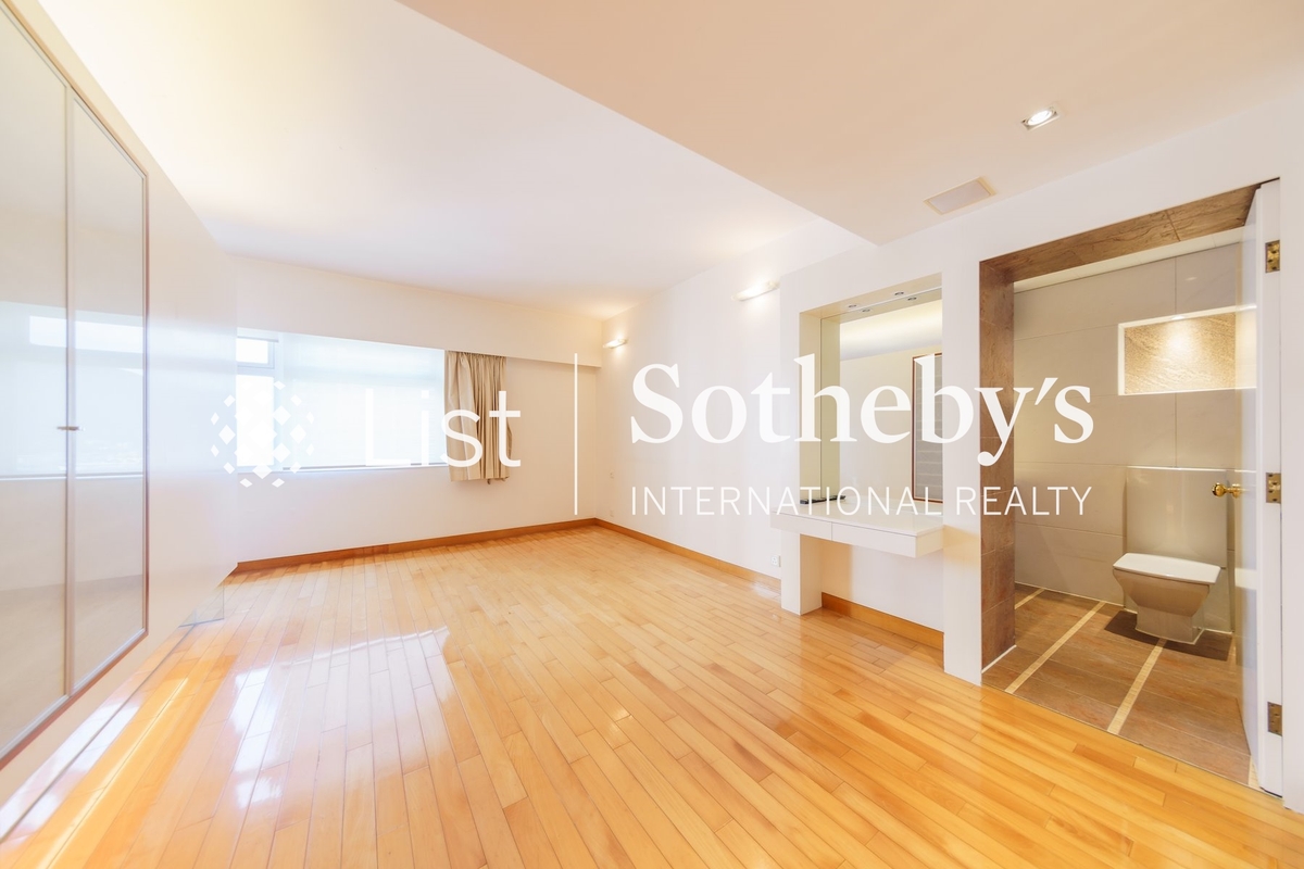 Villa Monte Rosa 玫瑰新邨 | Master Bedroom