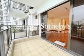 Villa Monte Rosa 玫瑰新邨 | Balcony off Living Room
