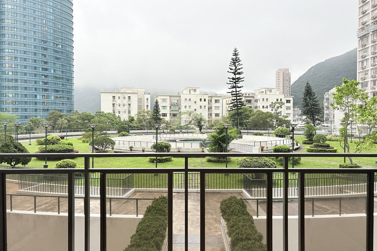Villa Monte Rosa 玫瑰新邨 | View from Balcony