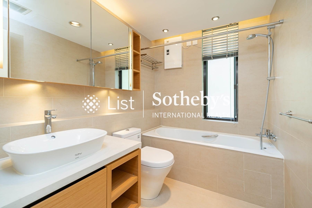 Chung Tak Mansion 重德大廈 | Third En-suite Bathroom