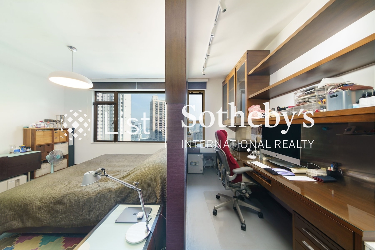 Chung Tak Mansion 重德大廈 | Study Room off Master Bedroom