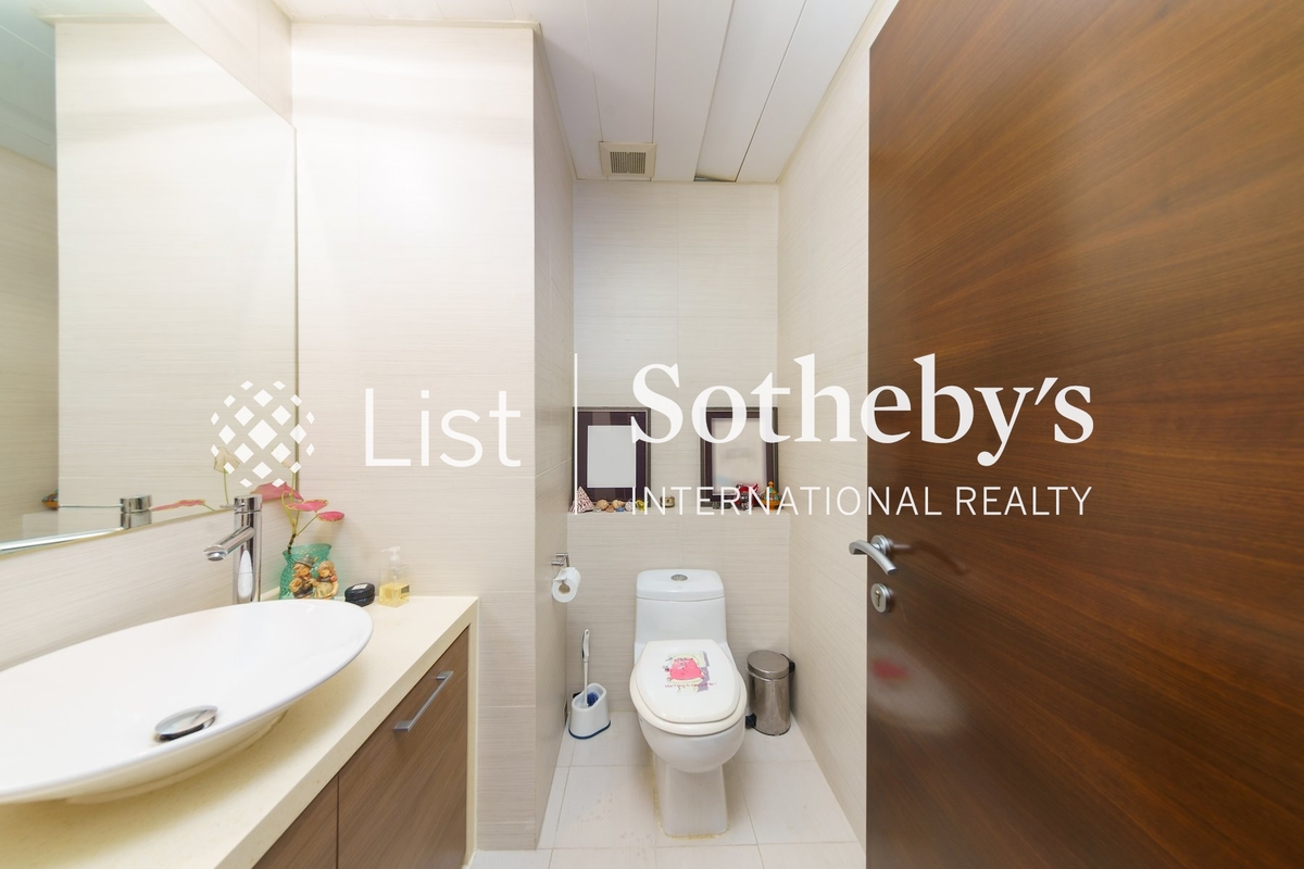 Chung Tak Mansion 重德大廈 | Guest Bathroom