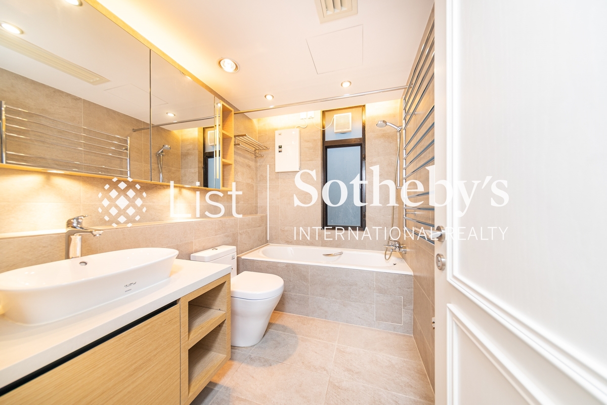 Chung Tak Mansion 重德大廈 | Second En-suite Bathroom