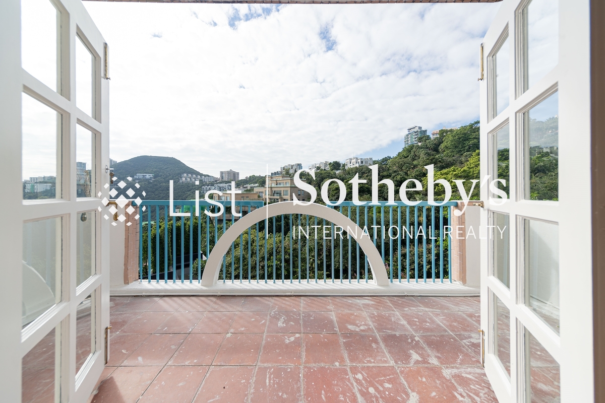 Stewart Terrace 十间 | Balcony off Master Bedroom