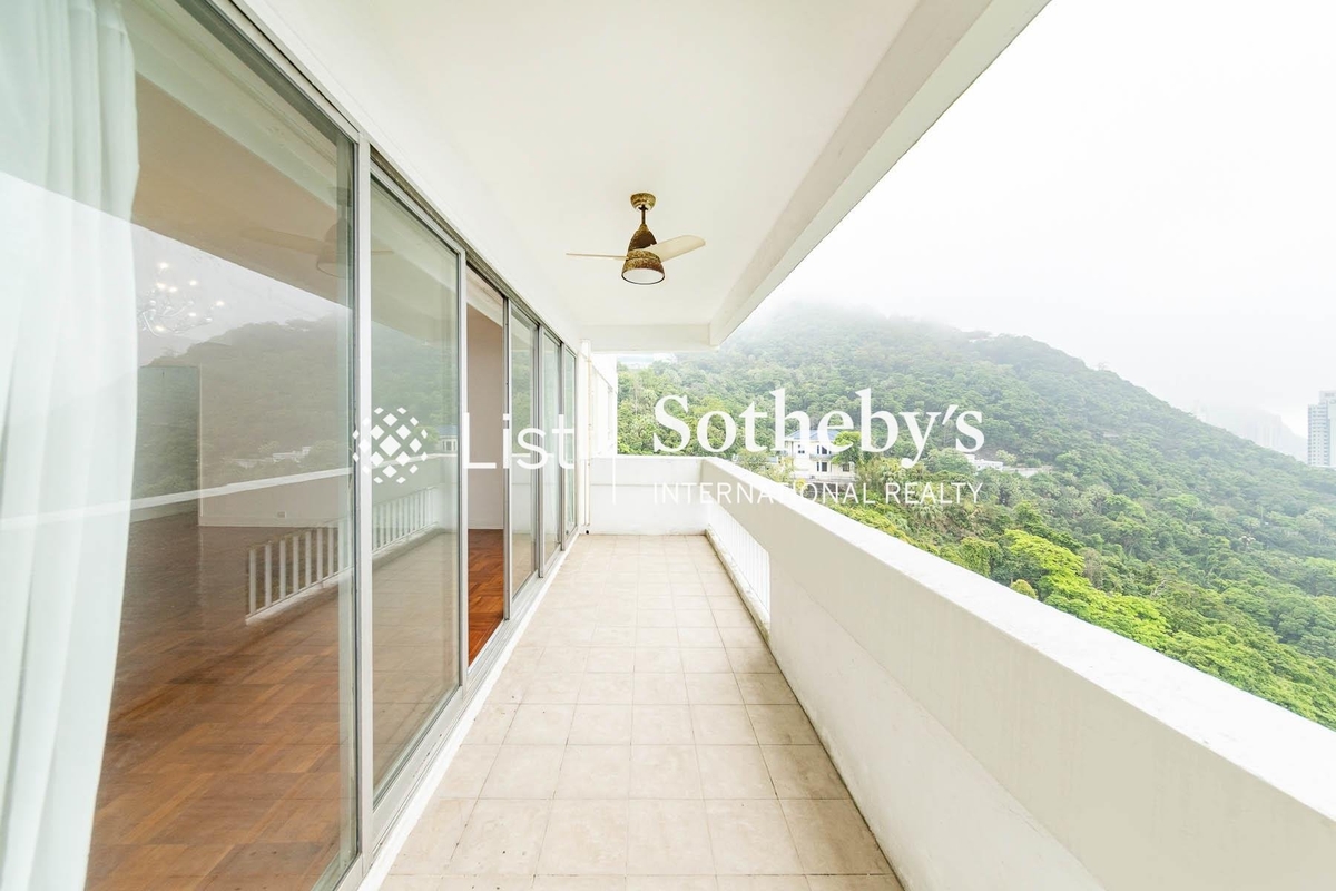 26 Magazine Gap Road 馬己仙峽道26號 | Balcony off Living and Dining Room