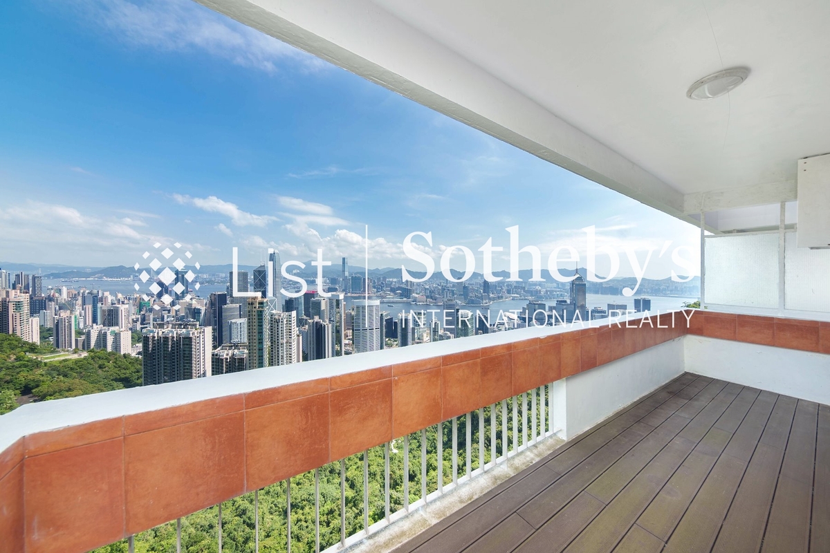 26 Magazine Gap Road 馬己仙峽道26號 | Balcony off Living and Dining Room