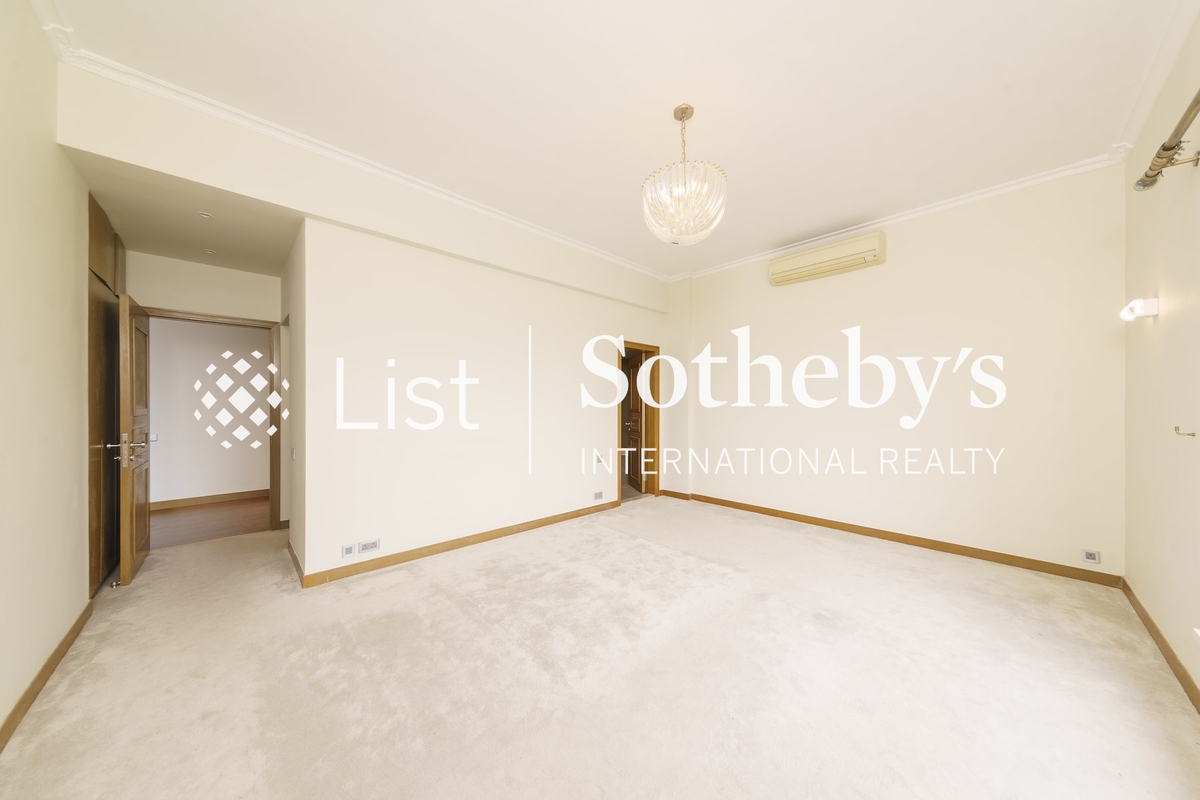 No. 22 Mount Austin Road 柯士甸山道22号 | Master Bedroom