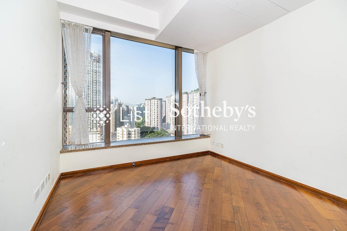 The Signature 春暉8號 | Second Bedroom