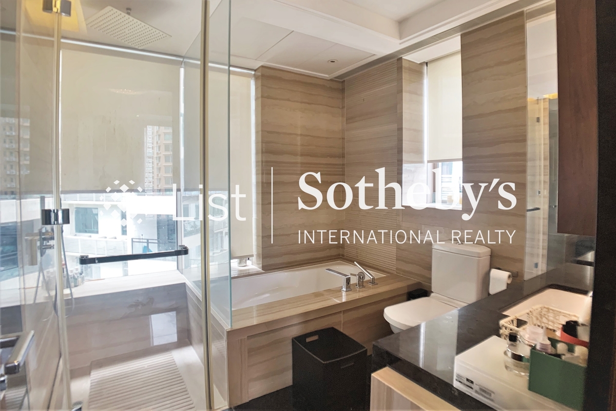 The Signature 春暉8號 | Master Bathroom