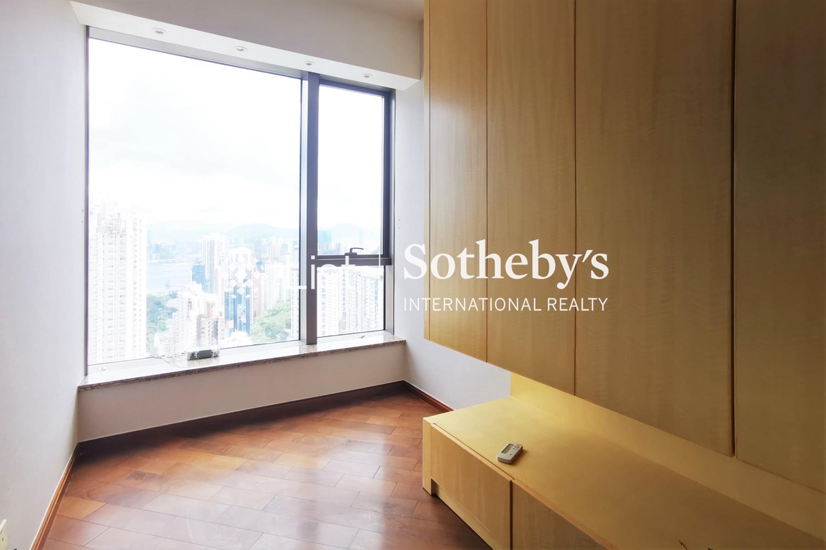 The Signature 春暉8號 | Fourth Bedroom