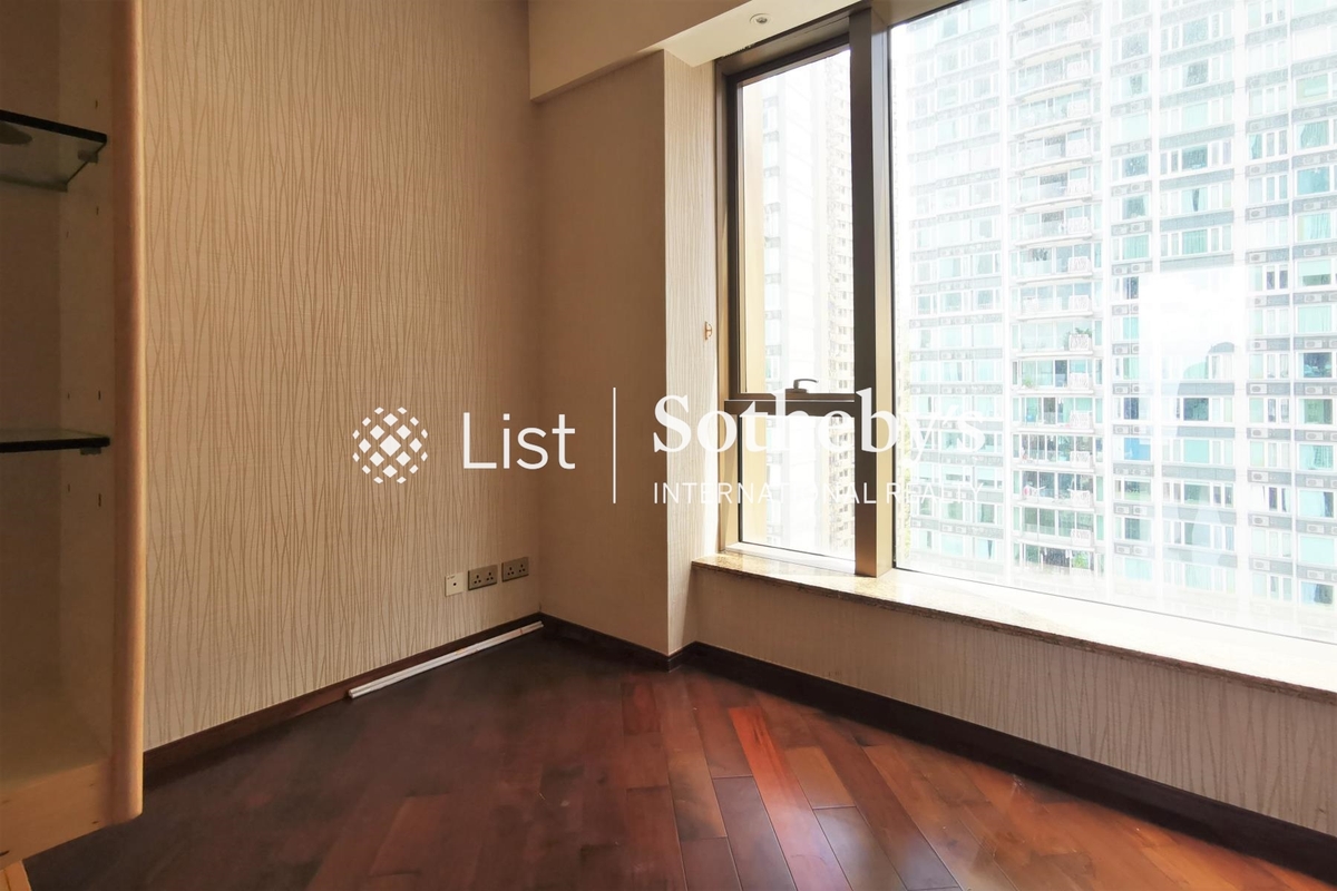 The Signature 春暉8號 | Third Bedroom