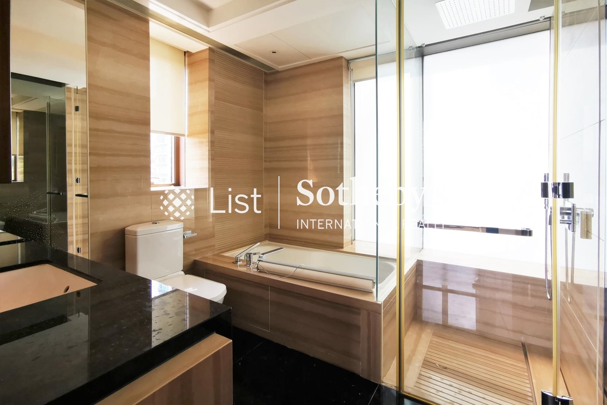 The Signature 春暉8號 | Master Bathroom