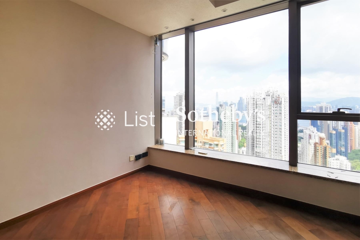 The Signature 春暉8號 | Second Bedroom