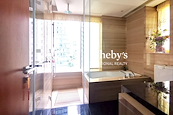 The Signature 春暉8號 | Master Bathroom
