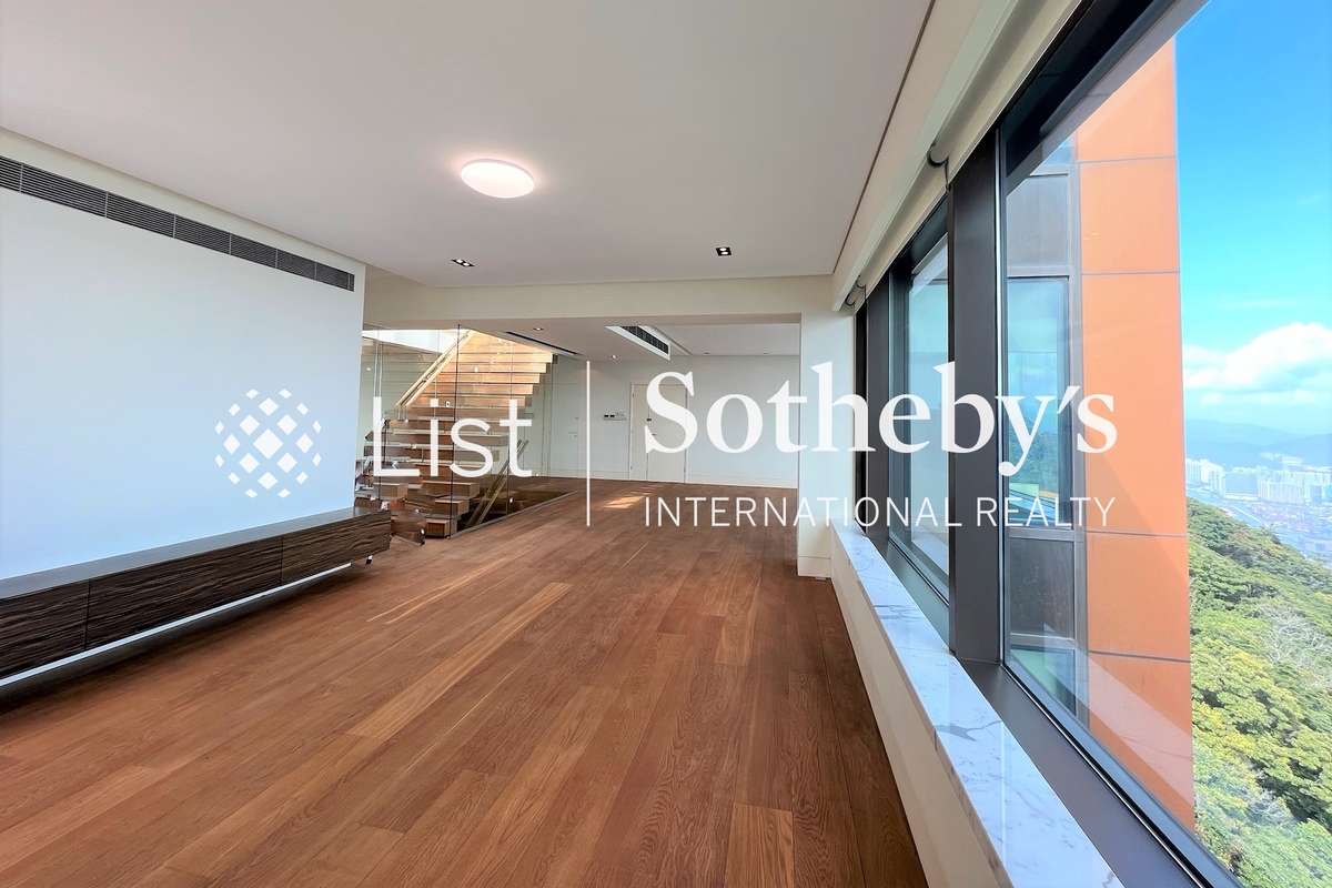 Peak Gardens 山頂花園 | Living and Dining Room