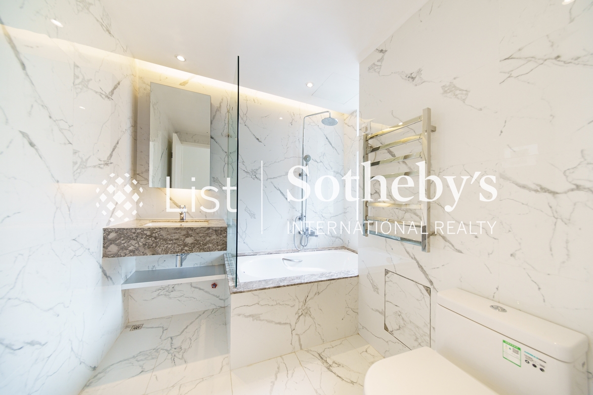 Peak Gardens 山頂花園 | Third En-suite Bathroom