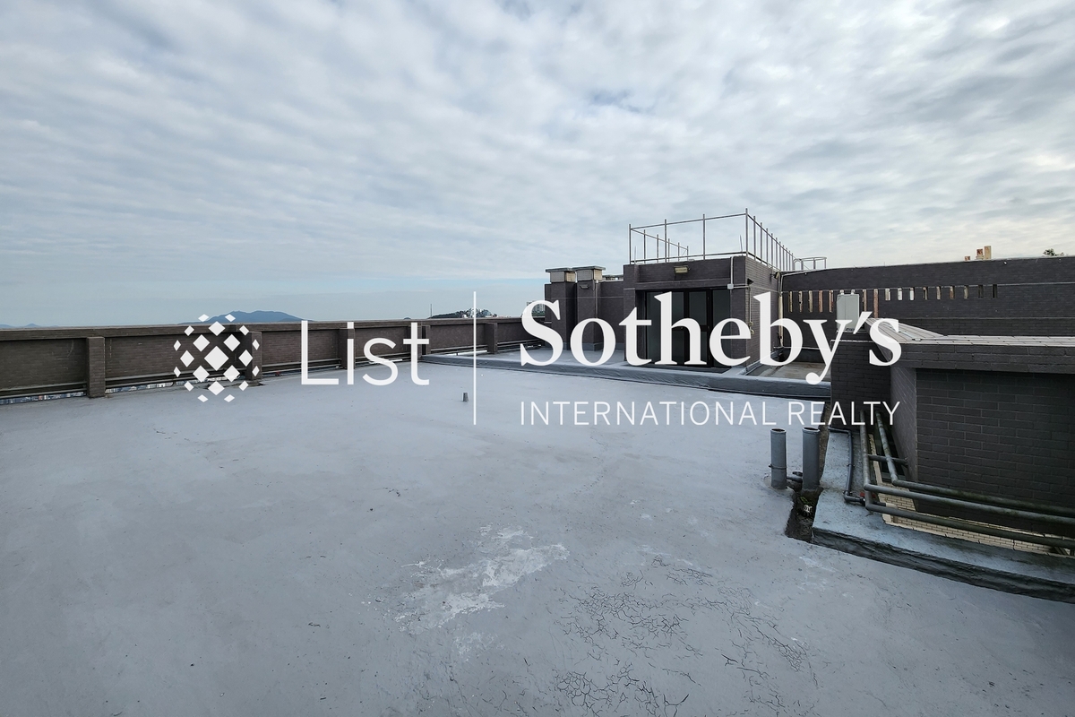 Peak Gardens 山頂花園 | Private Roof Terrace