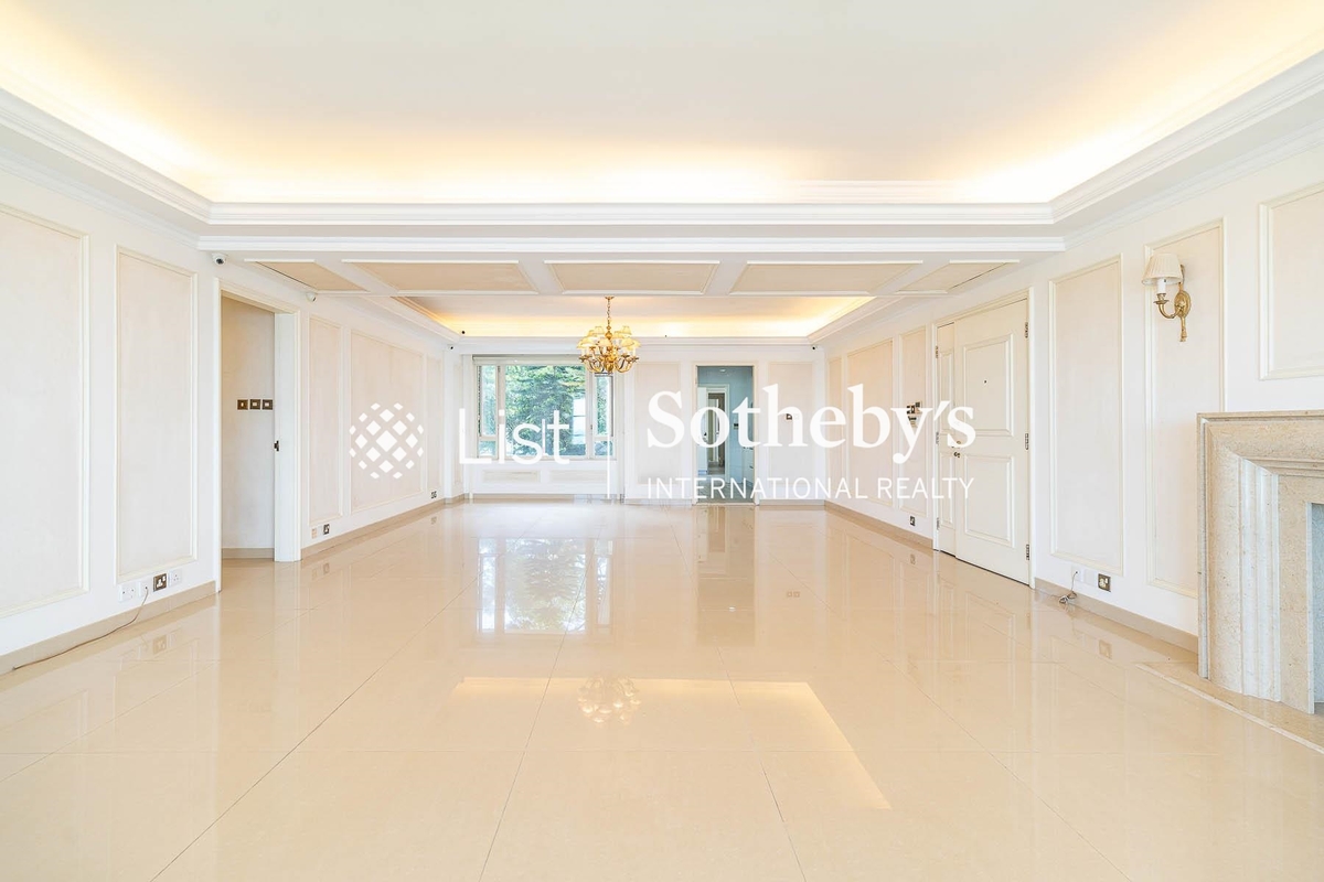 Peak Gardens 山頂花園 | Living and Dining Room