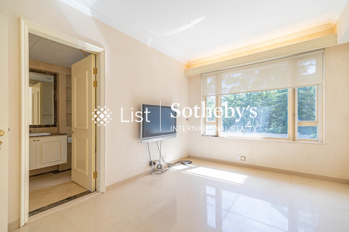 Peak Gardens 山頂花園 | Second En-suite Bedroom