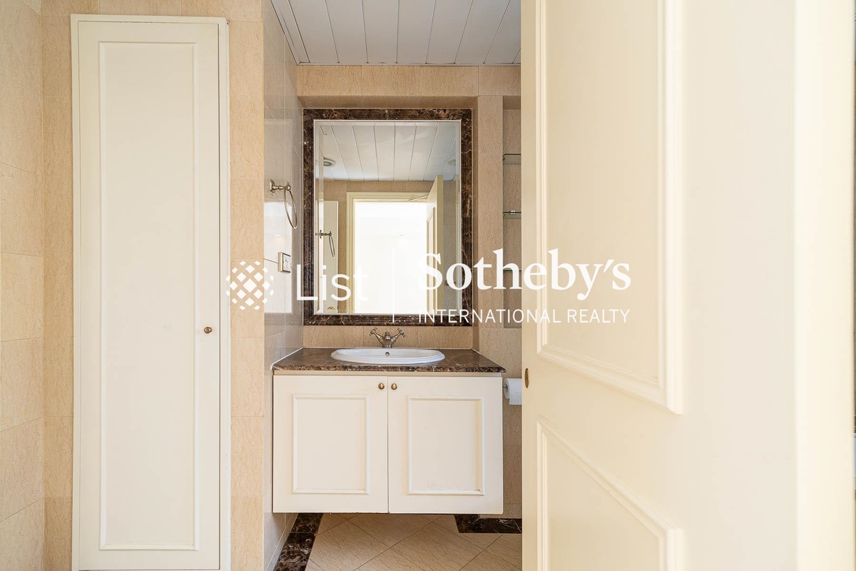 Peak Gardens 山頂花園 | Third En-suite Bathroom