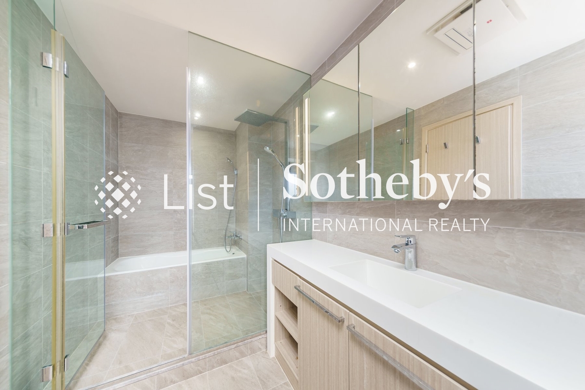 Peak Gardens 山頂花園 | Third En-suite Bathroom