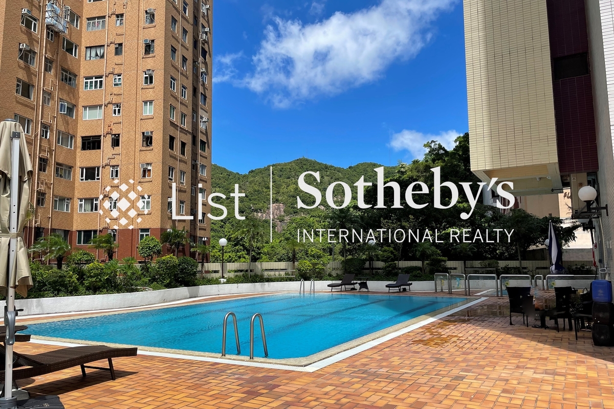 Elm Tree Towers 愉富大厦 | Swimming pool