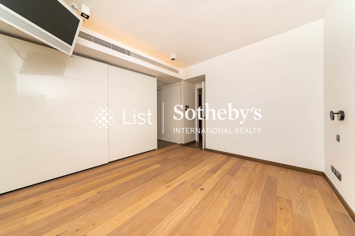 Elm Tree Towers 愉富大廈 | Master Bedroom