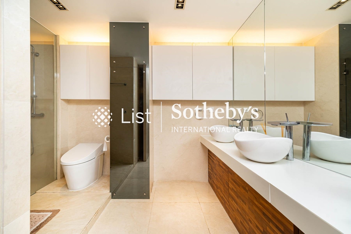 Elm Tree Towers 愉富大廈 | Master Bathroom