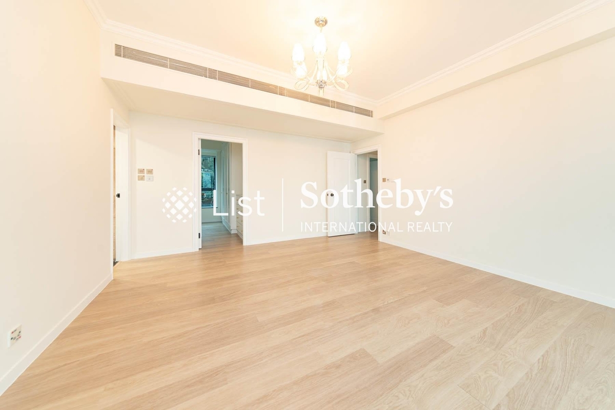 The Harbourview 港景別墅 | Master Bedroom