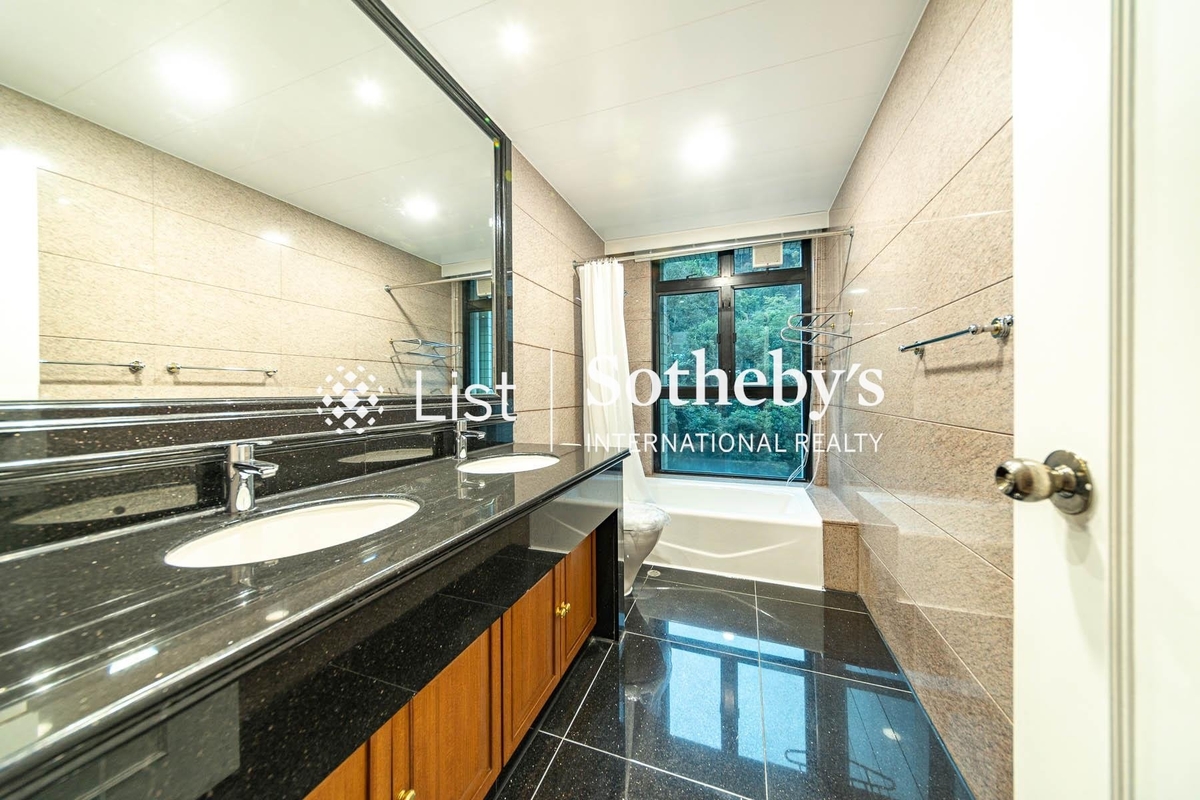 The Harbourview 港景別墅 | Guest Bathroom