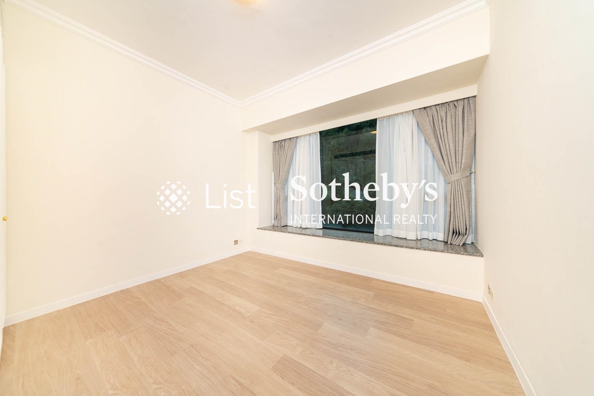 The Harbourview 港景別墅 | Third Bedroom