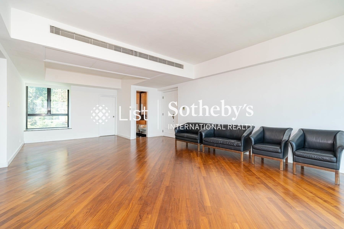 The Harbourview 港景別墅 | Living and Dining Room