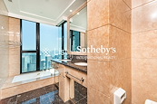 The Harbourview 港景別墅 | Master Bathroom
