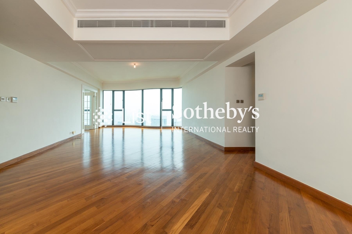 The Harbourview 港景別墅 | Living Area