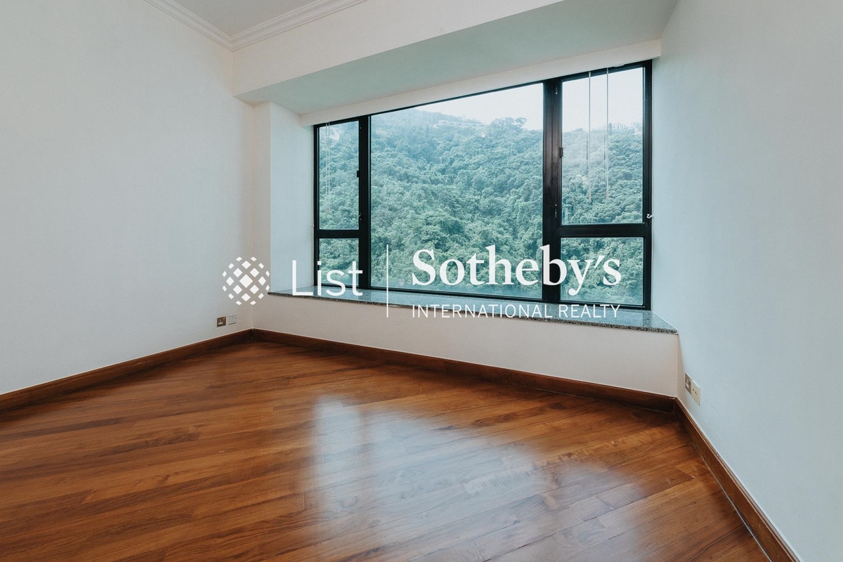 The Harbourview 港景別墅 | Third Bedroom