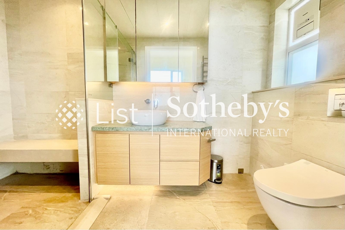 Vivian Court 瑞燕大廈 | Master Bathroom