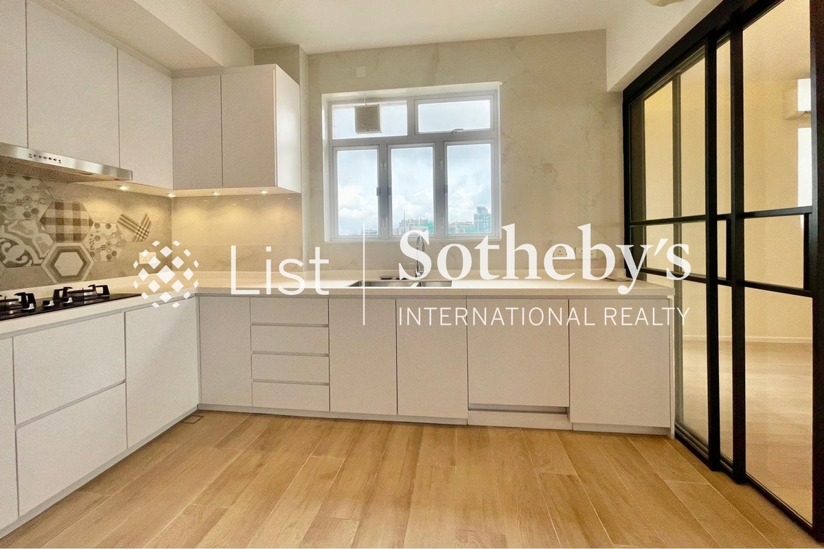 Vivian Court 瑞燕大廈 | Kitchen