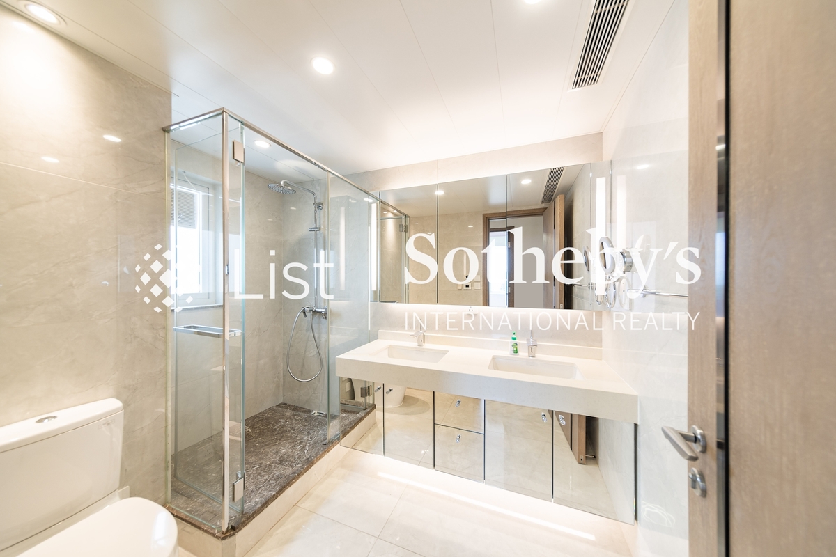 Vivian Court 瑞燕大厦 | Second En-suite Bathroom