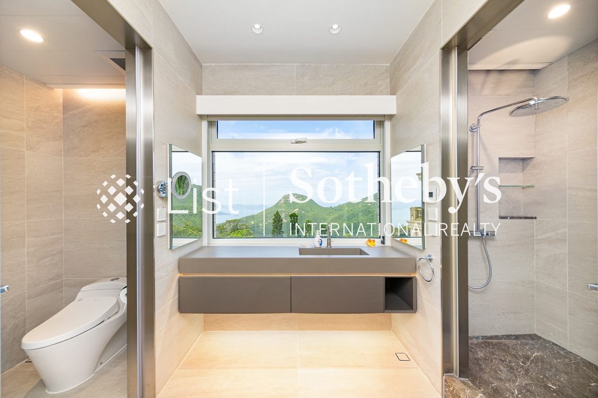 Vivian Court 瑞燕大厦 | Master Bathroom