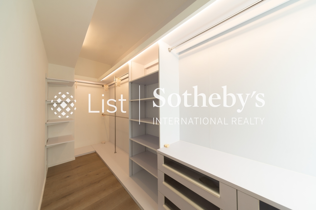 Vivian Court 瑞燕大厦 | Walk-in Closet in Third Bedroom 