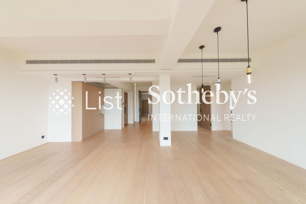 Kellett Heights 嘉利別墅 | Living and Dining Room